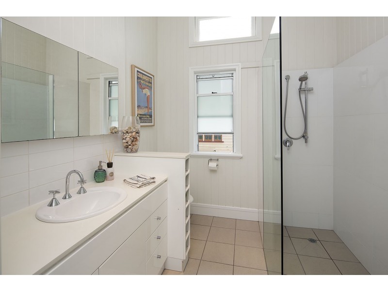 46 School Road, Yeronga QLD 4104