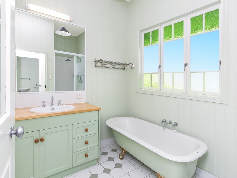 16 Killarney Street, Yeronga QLD 4104