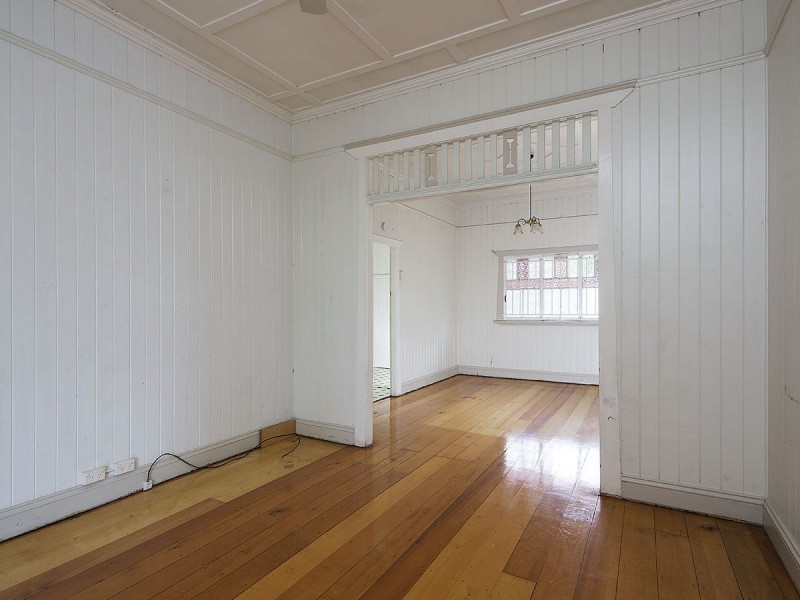 16 Ashby Street, Fairfield QLD 4103