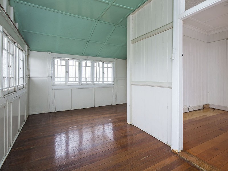 16 Ashby Street, Fairfield QLD 4103