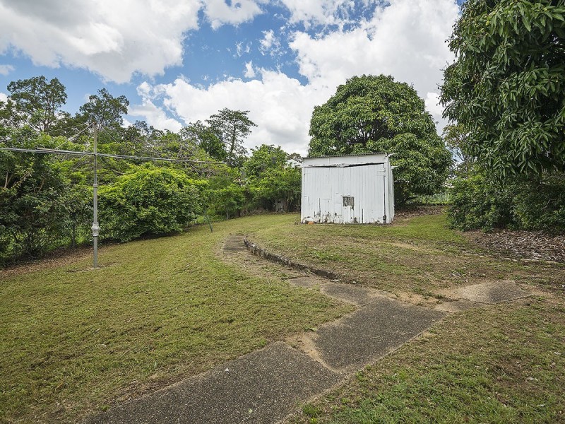 16 Ashby Street, Fairfield QLD 4103