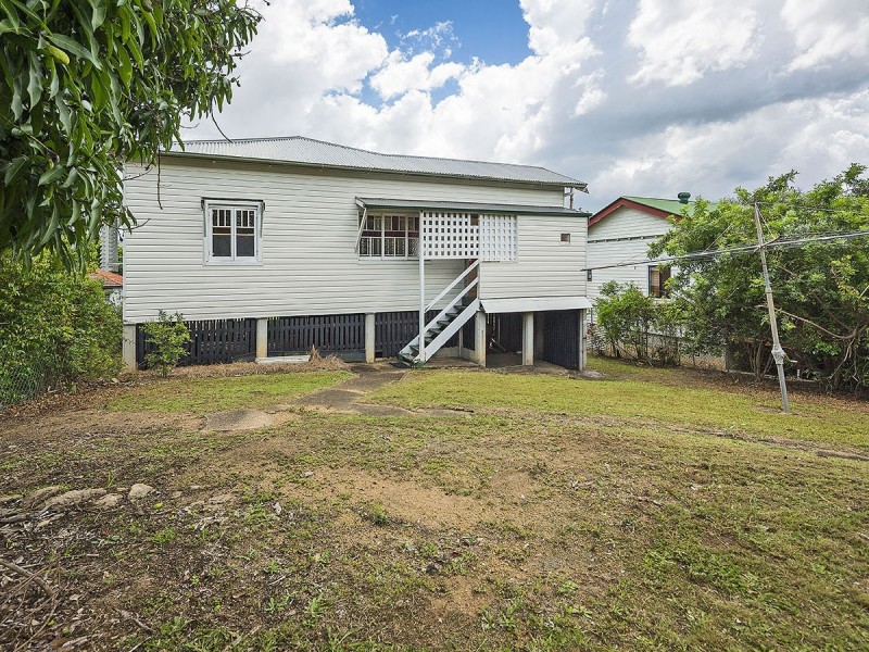16 Ashby Street, Fairfield QLD 4103