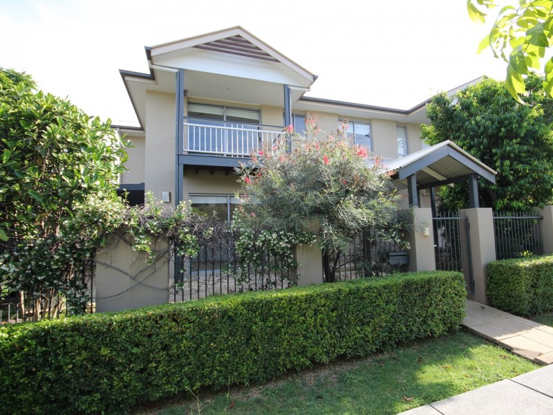 4/34 Days Avenue, Yeronga QLD 4104