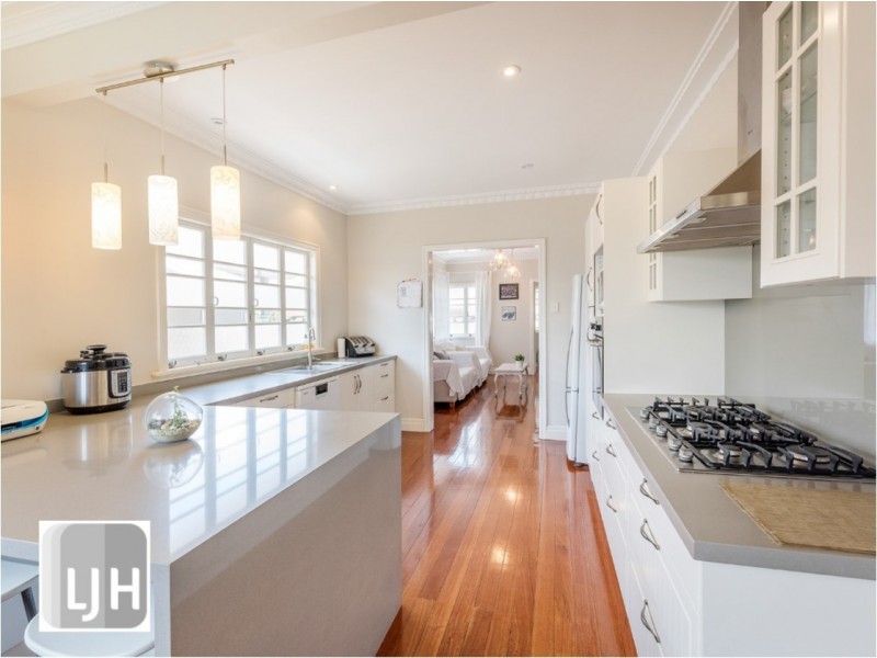 22 Andrew Avenue, Tarragindi QLD 4121