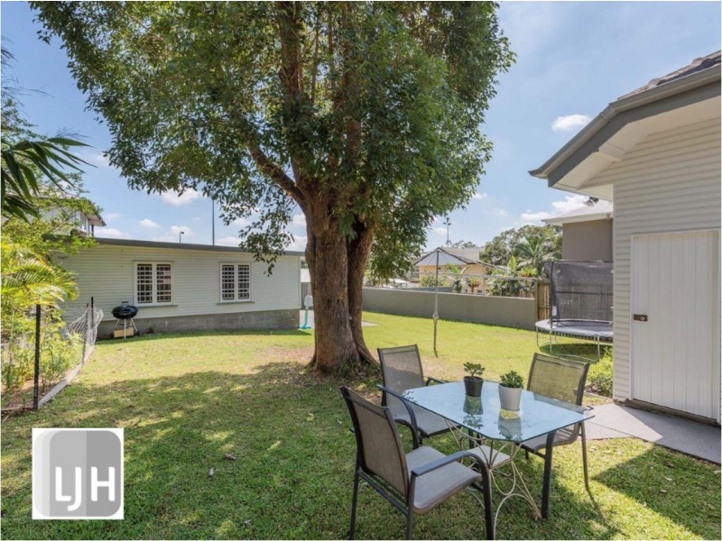22 Andrew Avenue, Tarragindi QLD 4121