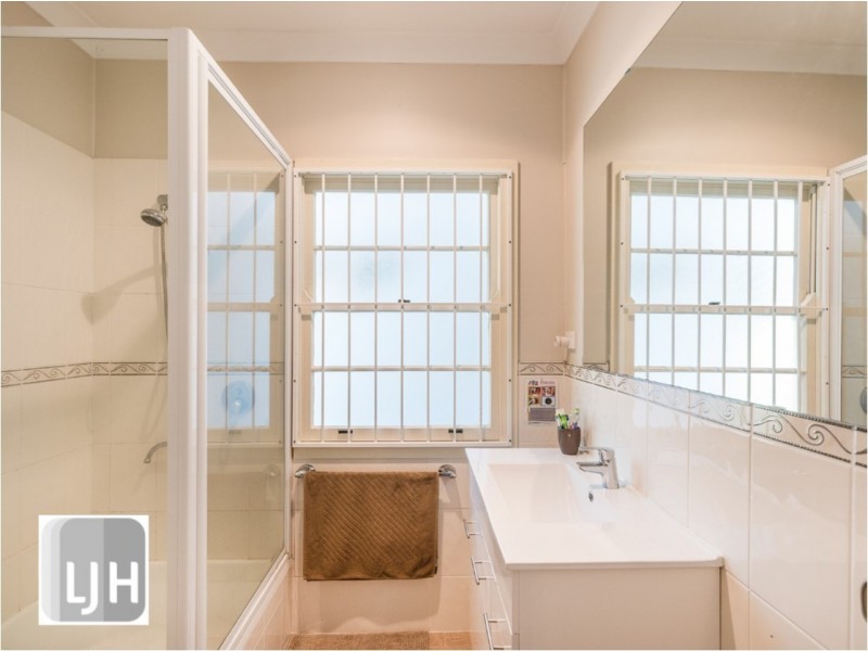 22 Andrew Avenue, Tarragindi QLD 4121