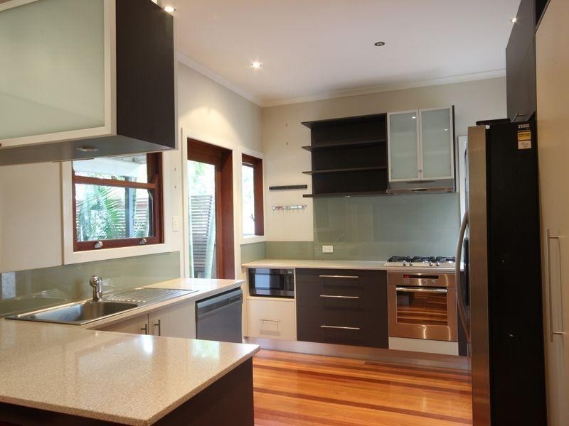 6 Ormuz Road, Yeronga QLD 4104