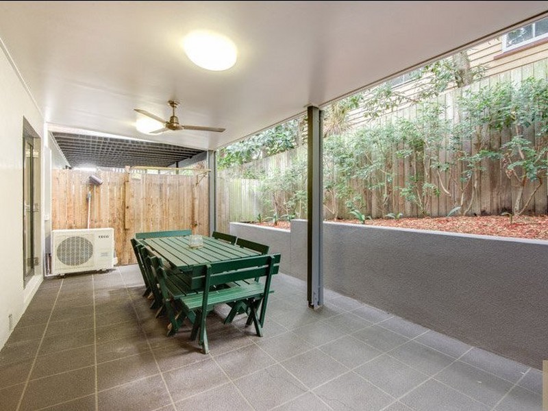 1/15 Clara Street, Annerley QLD 4103