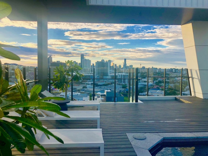 211/1 Deshon Street, Woolloongabba QLD 4102