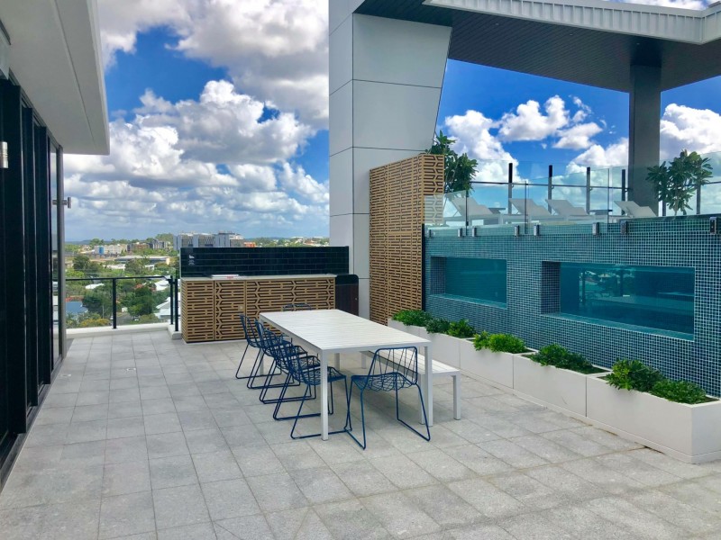 211/1 Deshon Street, Woolloongabba QLD 4102