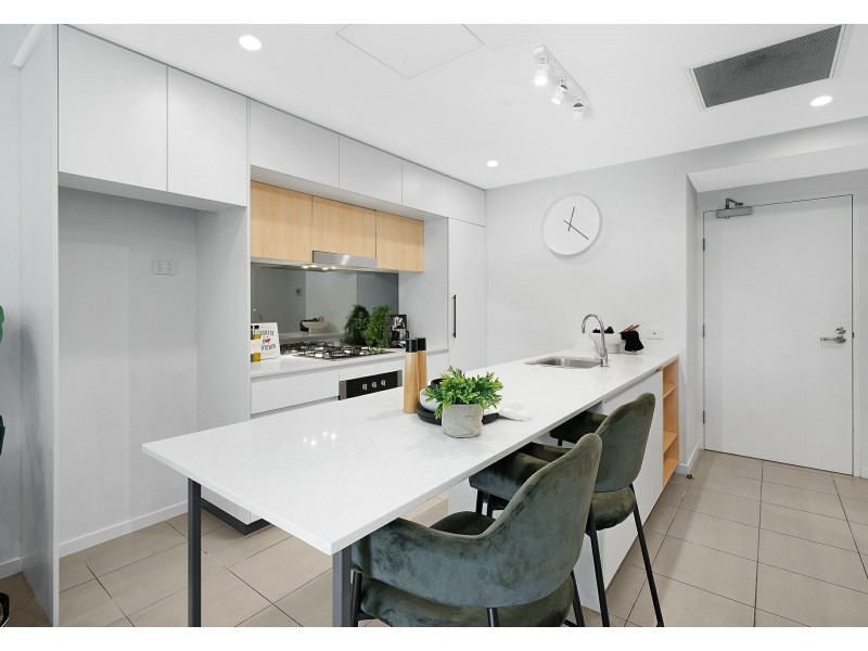 202/52 Grantson Street, Windsor QLD 4030