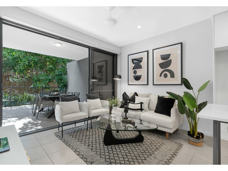 202/52 Grantson Street, Windsor QLD 4030