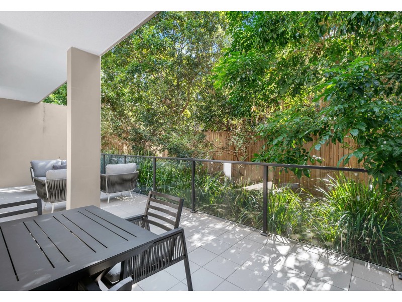 202/52 Grantson Street, Windsor QLD 4030