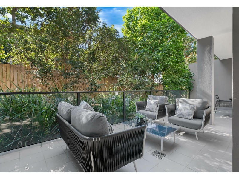 202/52 Grantson Street, Windsor QLD 4030