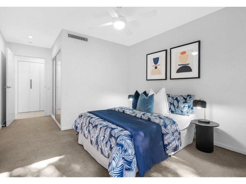 202/52 Grantson Street, Windsor QLD 4030