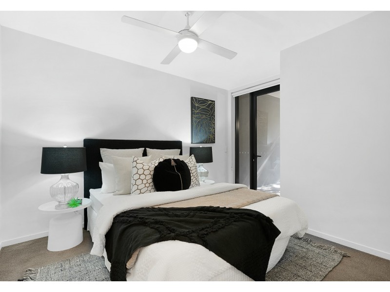 202/52 Grantson Street, Windsor QLD 4030