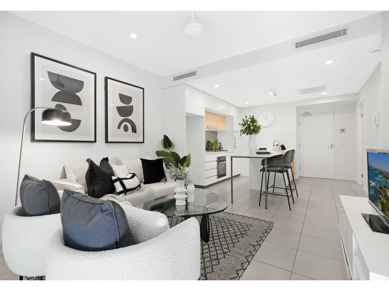 202/52 Grantson Street, Windsor QLD 4030