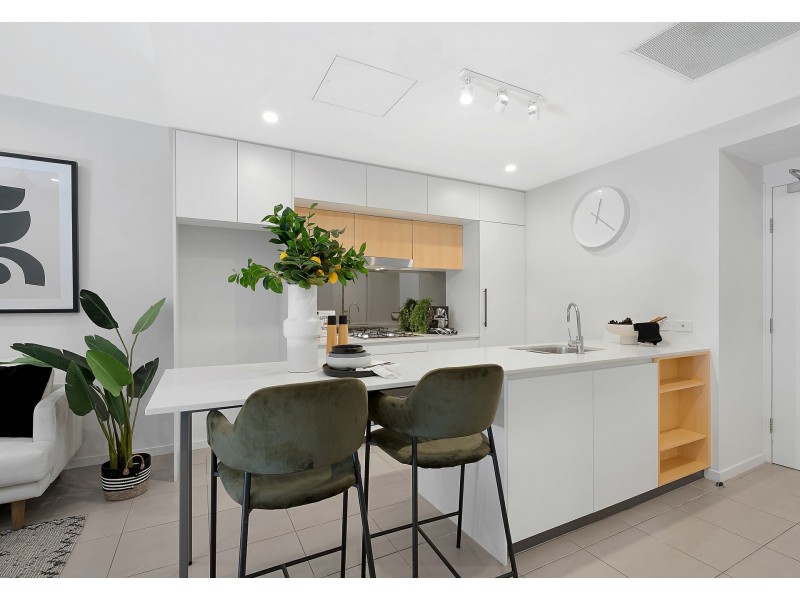 202/52 Grantson Street, Windsor QLD 4030