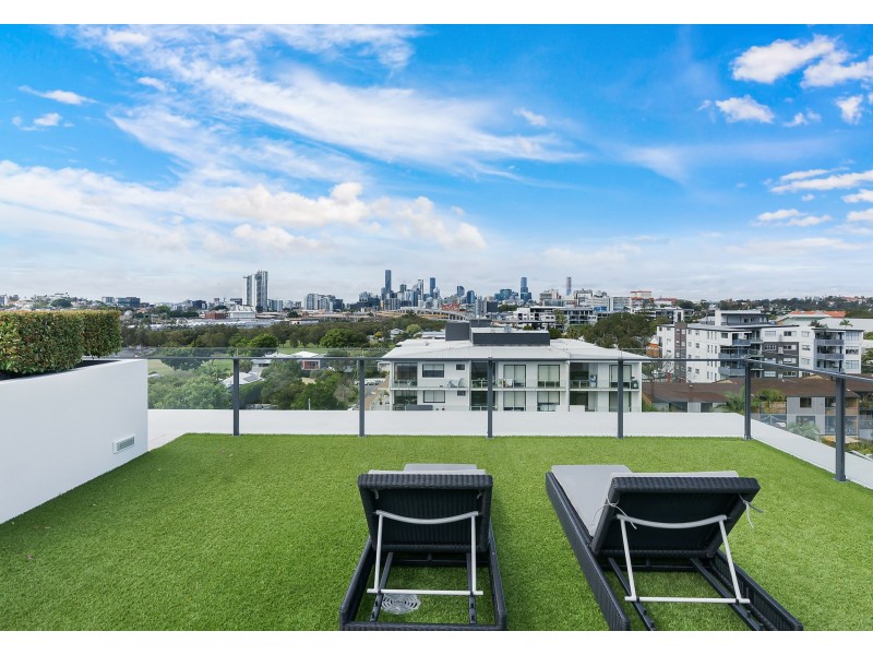 202/52 Grantson Street, Windsor QLD 4030