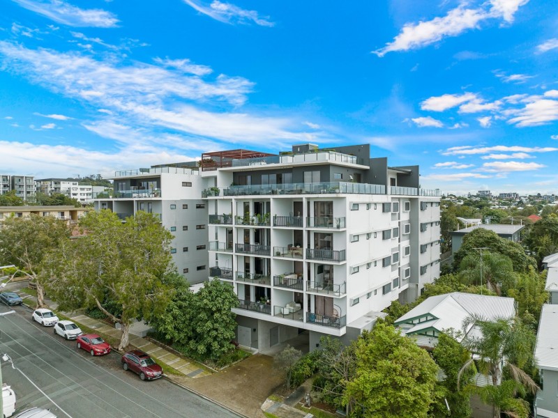 202/52 Grantson Street, Windsor QLD 4030