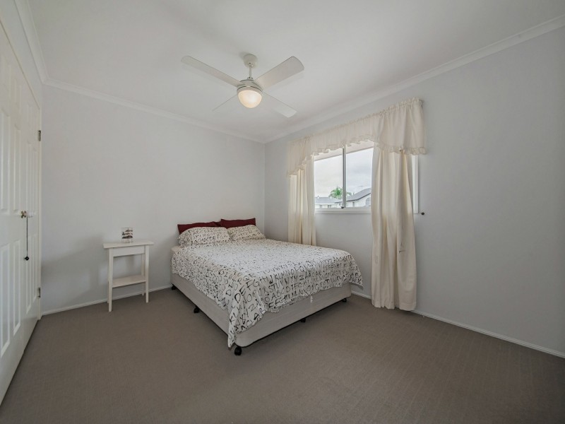 6 Hampshire Close, Carindale QLD 4152