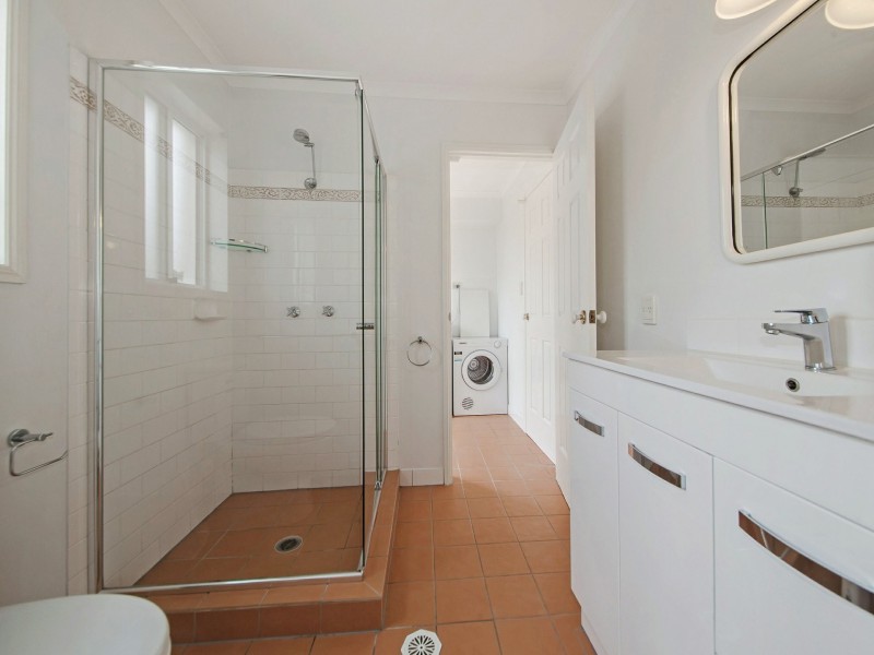 6 Hampshire Close, Carindale QLD 4152