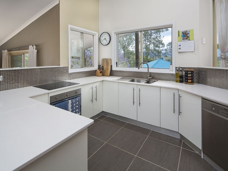 27 Kiriwina Street, Fig Tree Pocket QLD 4069