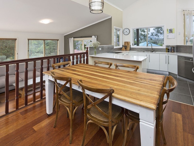 27 Kiriwina Street, Fig Tree Pocket QLD 4069