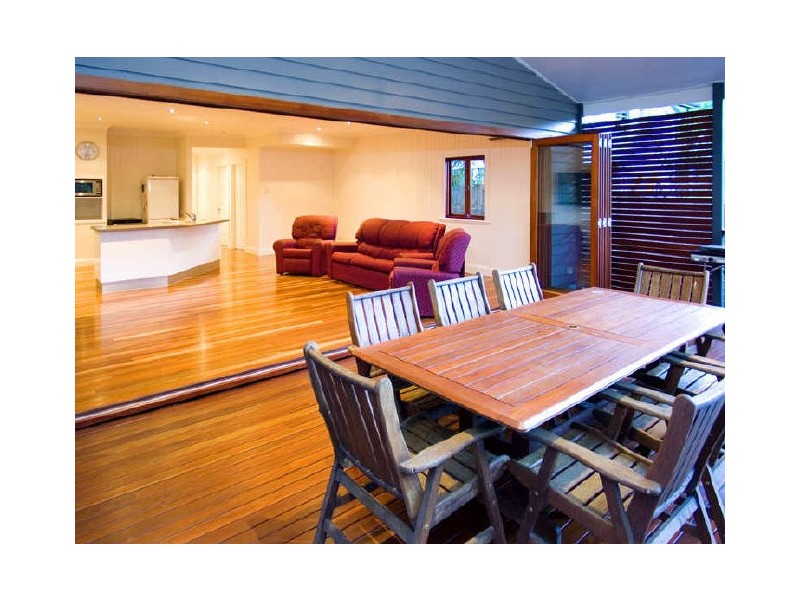 66 Fairfield Road, Fairfield QLD 4103