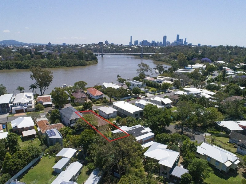 84 Brisbane Corso, Fairfield QLD 4103