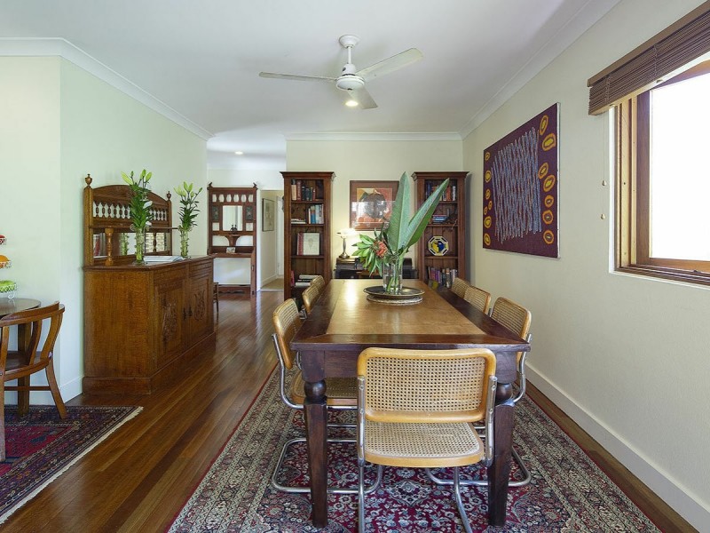 84 Brisbane Corso, Fairfield QLD 4103