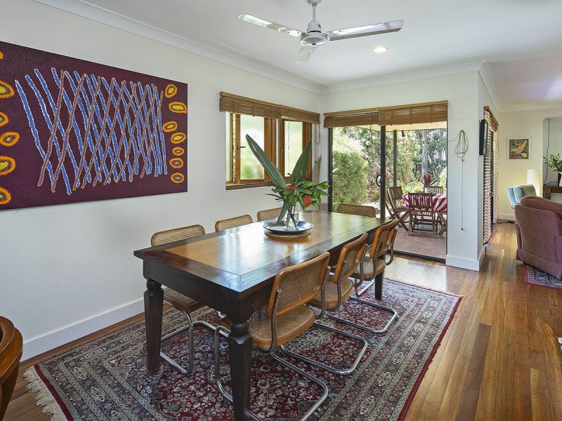 84 Brisbane Corso, Fairfield QLD 4103