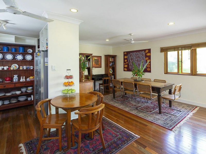 84 Brisbane Corso, Fairfield QLD 4103