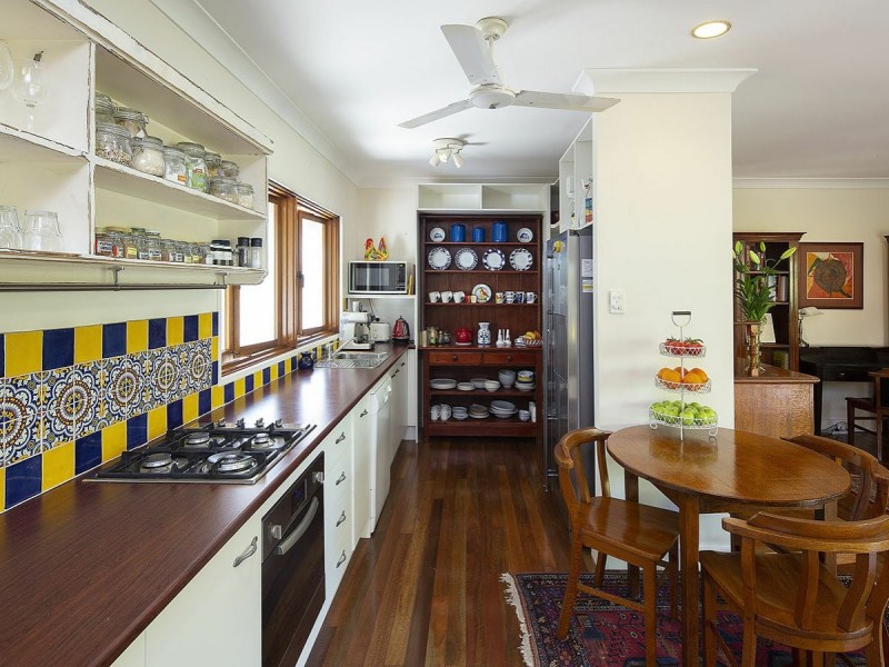 84 Brisbane Corso, Fairfield QLD 4103