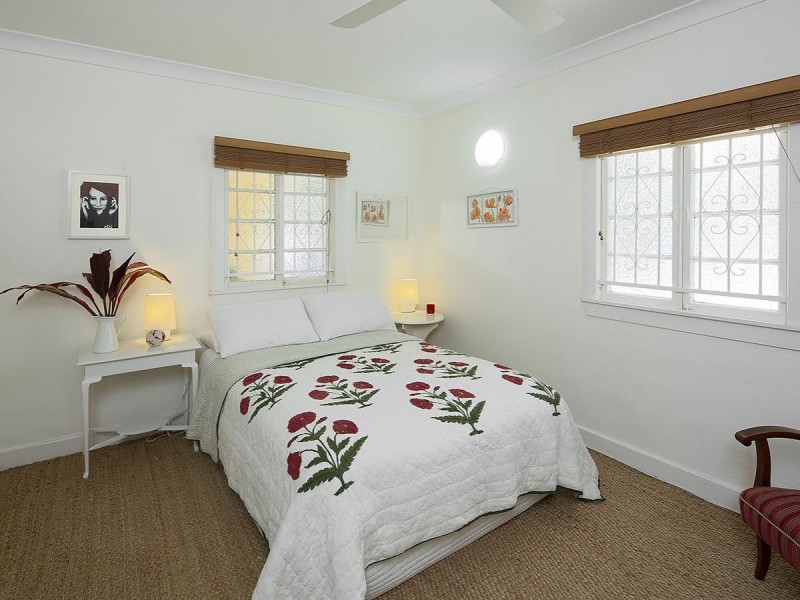 84 Brisbane Corso, Fairfield QLD 4103
