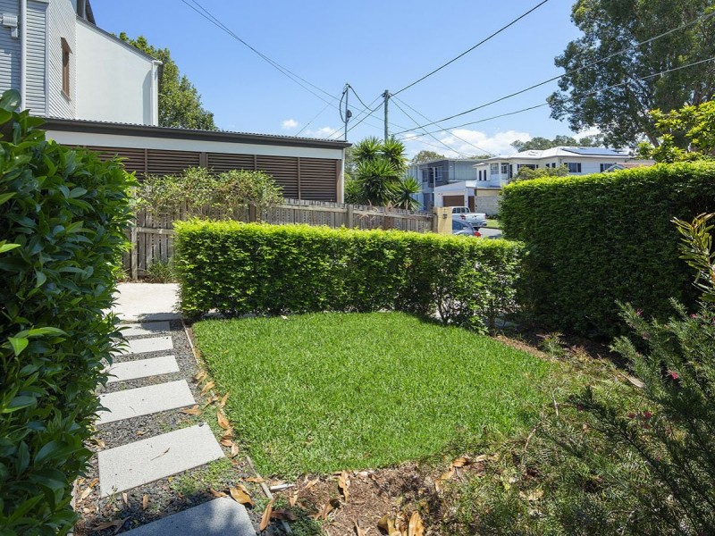 84 Brisbane Corso, Fairfield QLD 4103