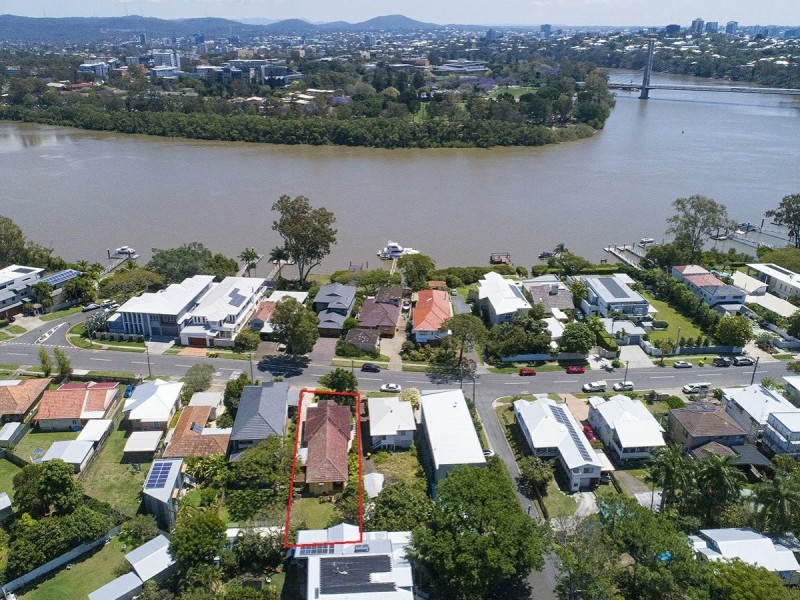 84 Brisbane Corso, Fairfield QLD 4103