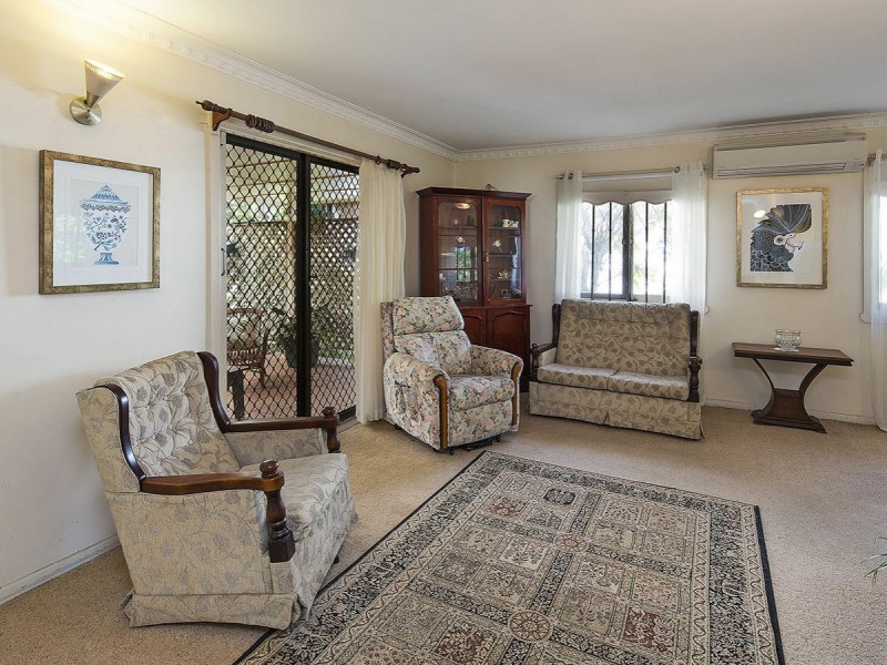 37 Osterley Road, Yeronga QLD 4104