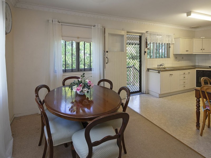 37 Osterley Road, Yeronga QLD 4104