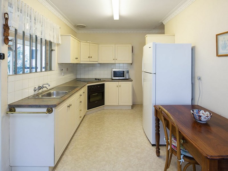 37 Osterley Road, Yeronga QLD 4104