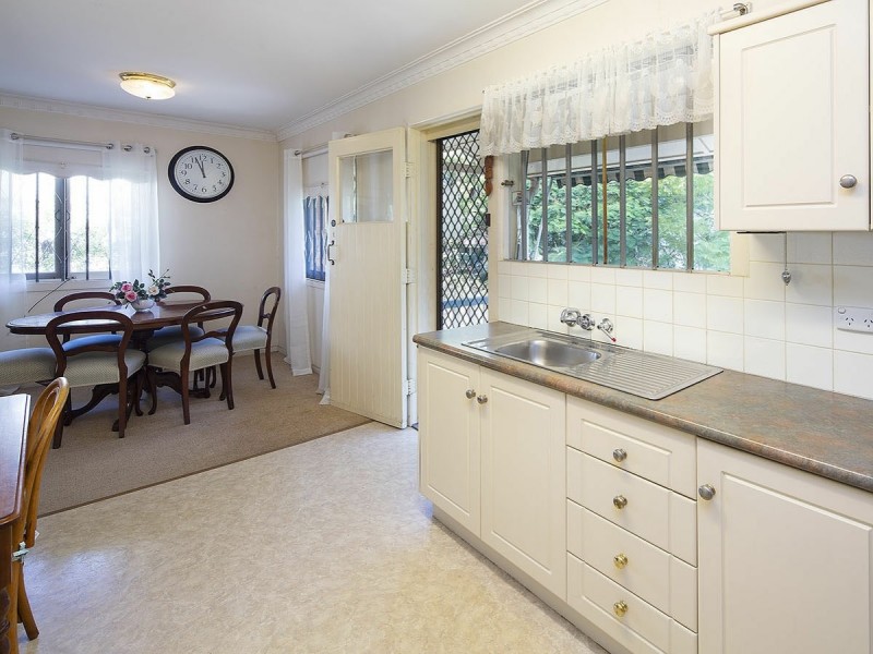 37 Osterley Road, Yeronga QLD 4104