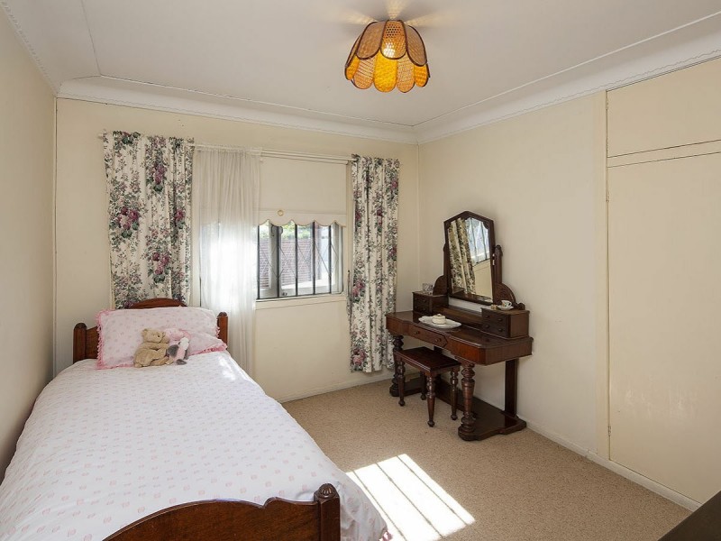 37 Osterley Road, Yeronga QLD 4104