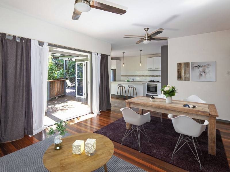 51 Railway Road, Fairfield QLD 4103