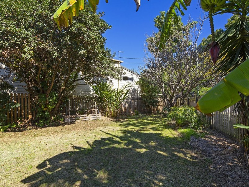51 Railway Road, Fairfield QLD 4103