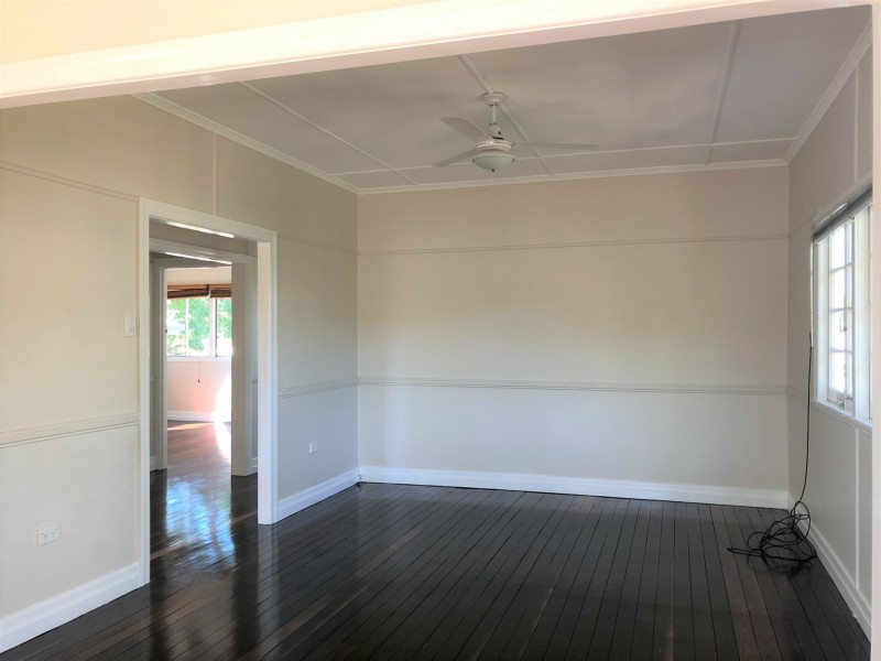 8 Ormuz Road, Yeronga QLD 4104