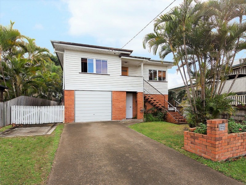 8 Ormuz Road, Yeronga QLD 4104