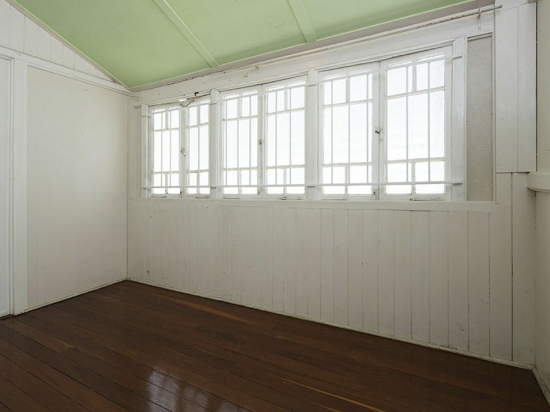 16 Ashby Street, Fairfield QLD 4103