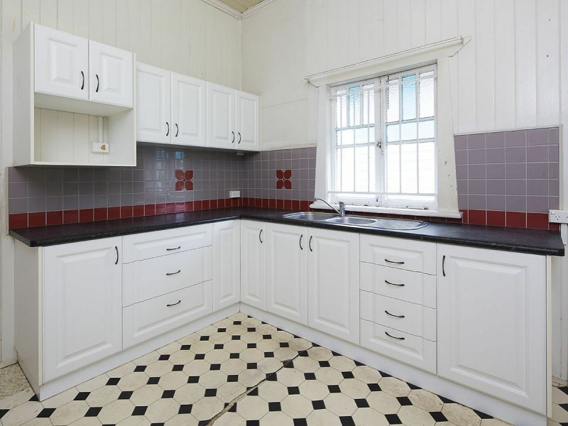 16 Ashby Street, Fairfield QLD 4103