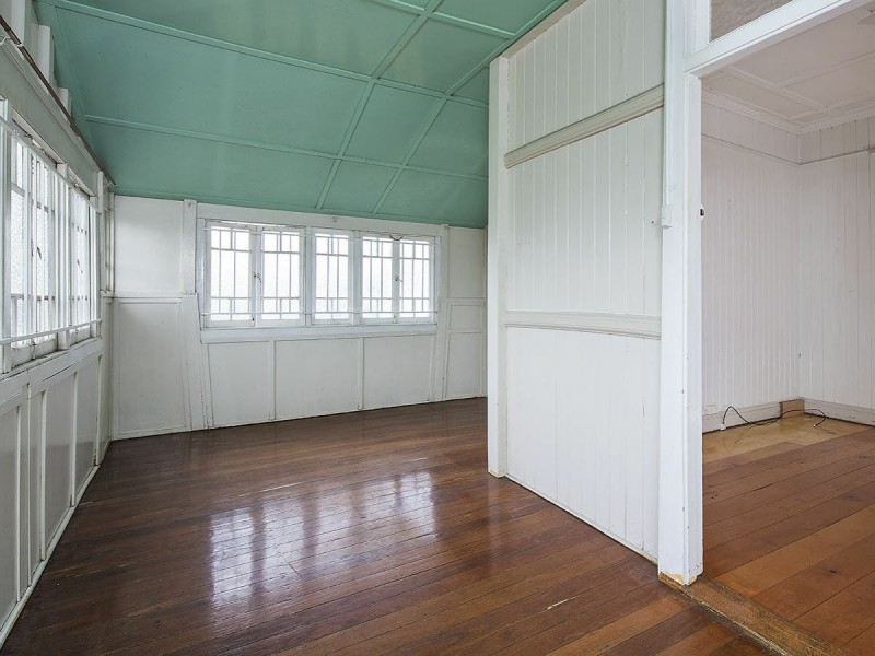 16 Ashby Street, Fairfield QLD 4103