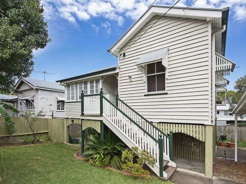 30 Fenton Street, Fairfield QLD 4103